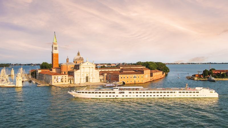 Venice, the epicenter of art, and its famous lagoon (port-to-port package) – Cruise photo