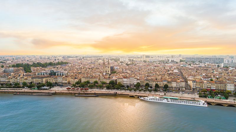 Oenological cruise: At the heart of a prestigious wine region (port-to-port cruise) – Cruise photo