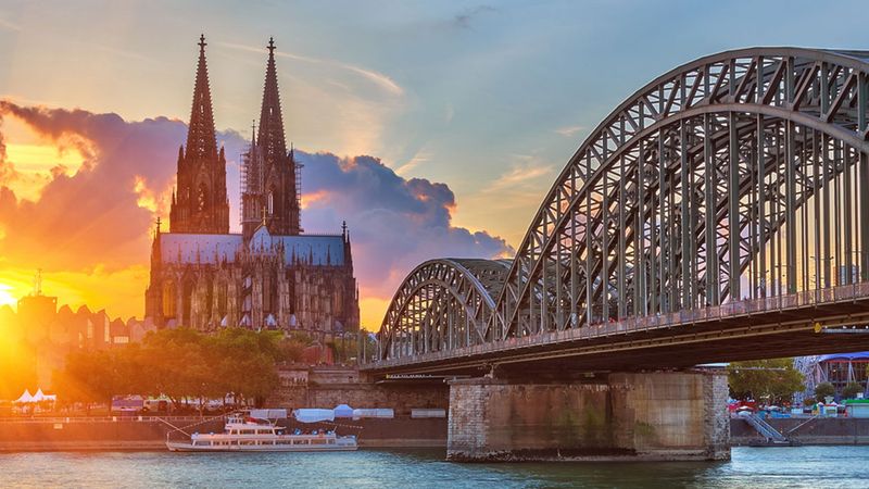 New Year’s Cruise: Sparkles and Lights on the Rhine – Between Strasbourg and Amsterdam, celebrate the turn of the year in a magical setting. – Cruise photo