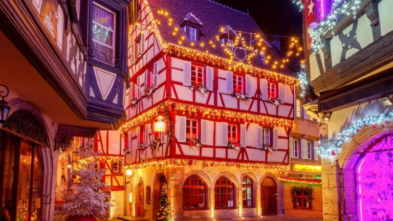 The Most Beautiful Christmas Markets on a Cruise through Alsace – Strasbourg, Colmar, delicious food, and festive lights during the pre-holiday season (port-to-port cruise)