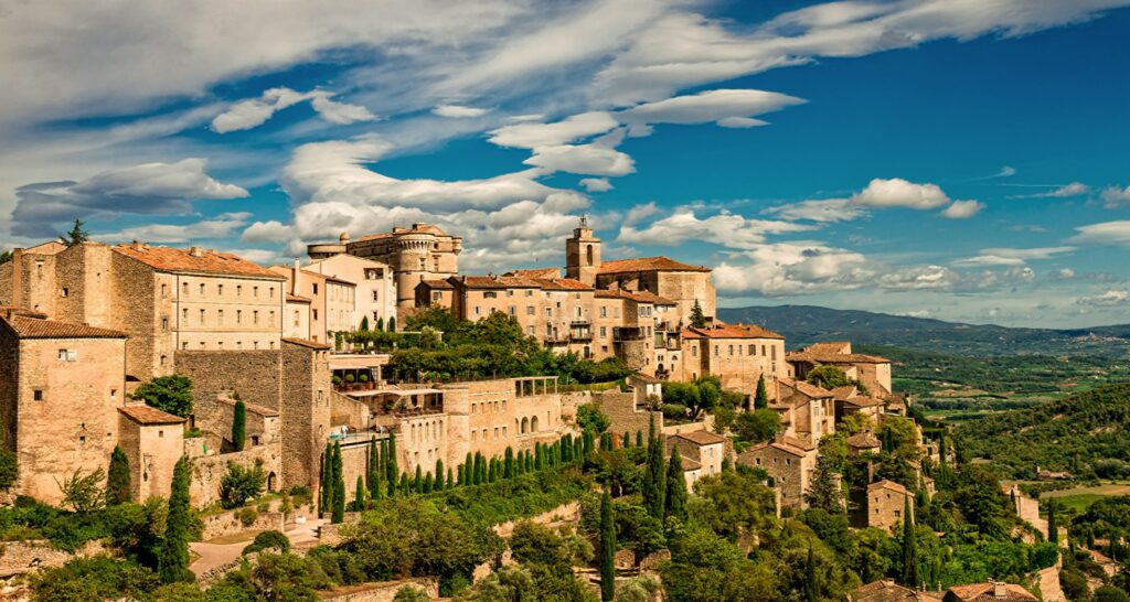 Cathedrale St-Etienne in Auxerre with L'Art de Vivre on the Yonne