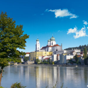 The beautiful blue Danube from Passau to Budapest (port-to-port cruise) – Allemagne Danube Passau Croisieurope Vignette Buc Shutterstock