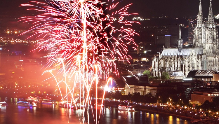 The Rhine in flames, an incredible spectacle on the water (port-to-port cruise) – Allemagne Rhin Cologne Croisieurope Slider Kfl Shutterstock