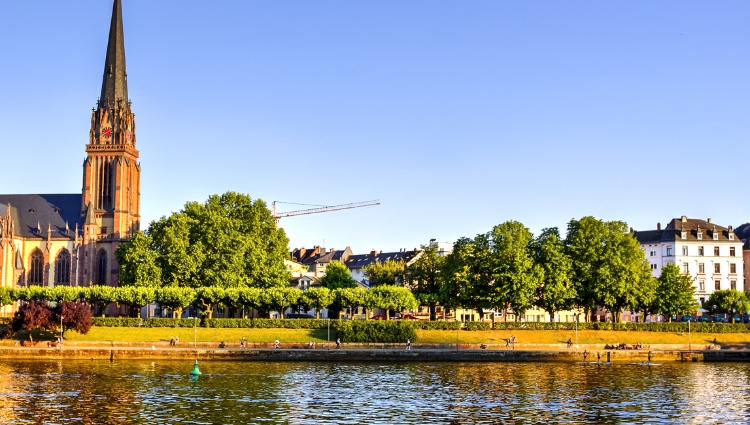 Cruise through the Heart of Europe from the Rhine to the Danube – Allemagne Rhin Francfort Croisieurope Slider Svn Shutterstock