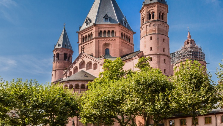 The romantic Rhine Valley and the rock of the Lorelei (port-to-port cruise) – Allemagne Rhin Mayence Croisieurope Slider Csj Shutterstock