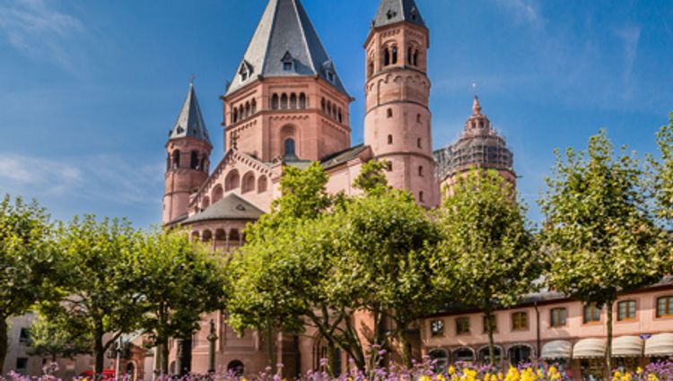 From Basel to Amsterdam : The Treasures of the Celebrated Rhine River (port-to-port cruise) – Allemagne Rhin Mayence Croisieurope Vignette Csj Shutterstock