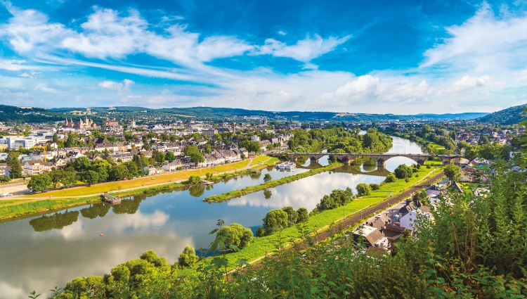4 Rivers: The Moselle, Sarre, Romantic Rhine, and Neckar Valleys – Allemagne Rhin Treves S F Shutterstock