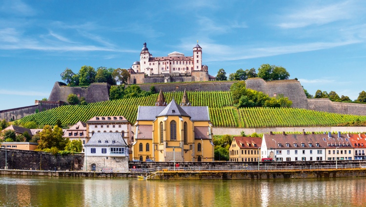Trans-European cruise from Strasbourg to Budapest (port-to-port cruise) – Allemagne Rhin Wurtzbourg Croisieurope Slider Sbu Shutterstock