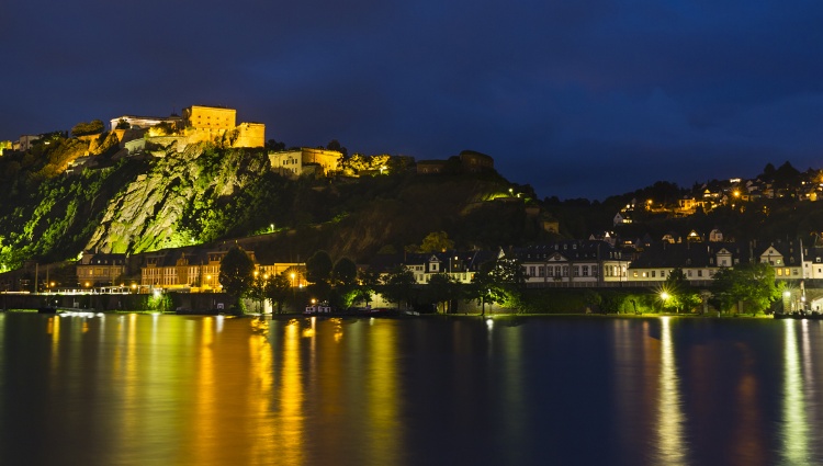 New Year on the romantic Rhine and the picturesque Moselle (port-to-port cruise) – Allemange Rhin Coblence Nouvel An Croisieurope Slider Rea Pp Shutterstock