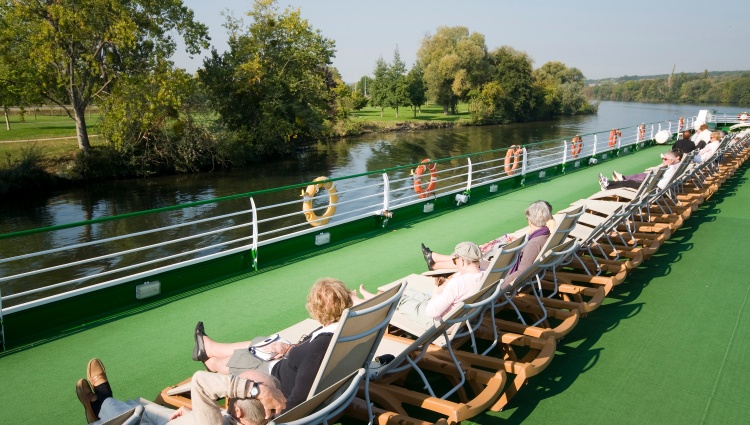 New Year on The Danube: Vienna, Budapest and Bratislava (port-to-port cruise) – Ambiance Bateau Pont Soleil Croisieurope