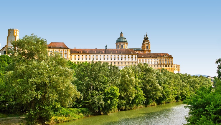 The beautiful blue Danube (port-to-port cruise) – Autriche Danube Melk Abbaye01 Croisieurope