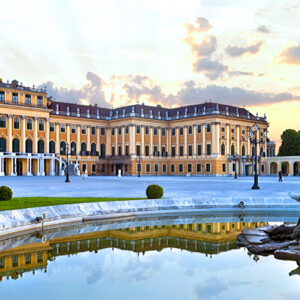 Capital Cities Along the Danube (port-to-port cruise) – Autriche Danube Vienne Bus Slider Hp 0919 Creativemarc