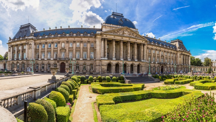 Indulge in Art, Heritage, and Flavors on a Cruise along Belgian Canals (port-to-port cruise) – Belgique Bruxelles Palais Royal S F S F