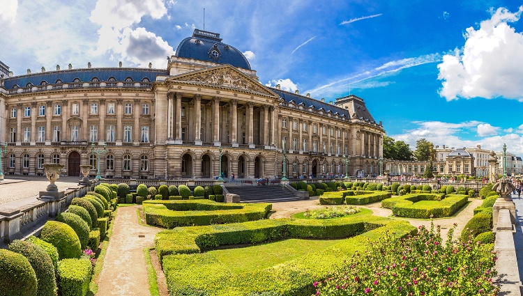 An Exclusive Cruise to Top Sites in Northern Europe (port-to-port cruise) – Belgique Bruxelles Palais Royal S F Shutterstock
