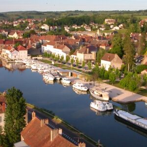 Fine Food and Wines on a Cruise through the Burgundy Region (port-to-port cruise) – Canaux Bourgogne Saone Saint Leger Sur Dheune Canal Croisieurope
