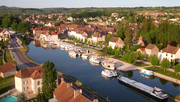 Fine Food and Wines on a Cruise through the Burgundy Region (port-to-port cruise)