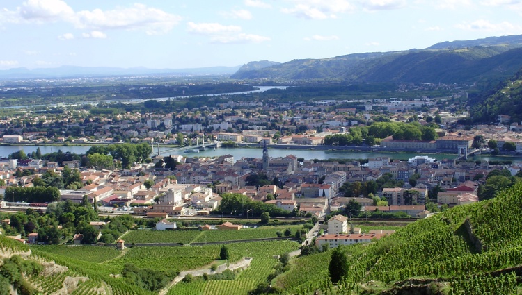 From Burgundy to the Camargue along the Saône and the Rhône Rivers (port-to-port cruise) – Canaux Provence Rhone Tournon Paysage Ot Tournonaishermitage