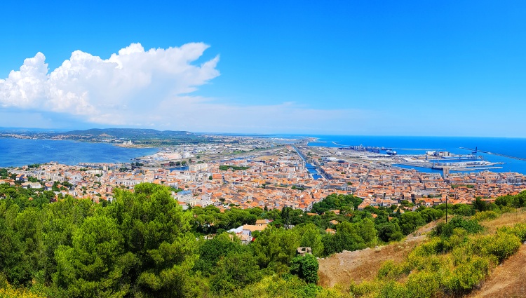 A Taste of the Mediterranean: A Cruise through the Heart of Provence and the Camargue Region (port-to-port cruise) – Canaux Provence Sete Panorama Umat34 Shutterstock