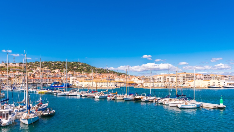 Charming Provence : a barge cruise in Southern France (port-to-port cruise) – Canaux Provence Sete Port Gg Foto Shutterstock