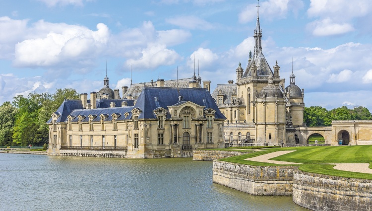 Historic Residences, Local Cuisine, and Hidden Gems in the Oise Valley (port-to-port cruise) – Chateau De Chantilly Kiev Victor Shutterstock