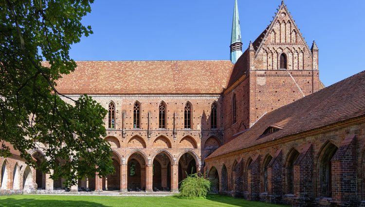 From Copenhagen to Amsterdam : The Baltic Sea, the Oder and Havel and Elbe Rivers (port-to-port cruise) – Chorin Monastere Gabrielle Adobestock 480569344 Gabrielle