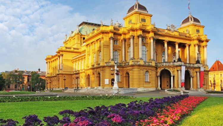 A journey between Central Europe and the Balkans (port-to-port cruise) – Croatie Danube Zagreb Croisieurope Vignette Scm Shutterstock