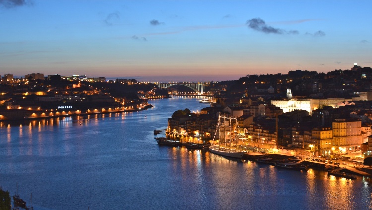 Family Club: Porto, the Douro valley (Portugal) and Salamanca (Spain) (port-to-port cruise) – Croisieurope Douro Porto Bynight2 Stephane Pfleger