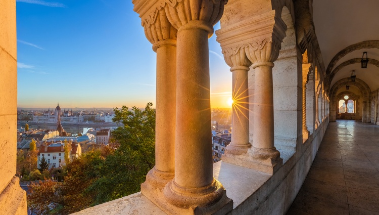 From Amsterdam to the Iron Gates, experience it all on a European river cruise (port-to-port cruise) – Danube Hongrie Budapest Vue Bastion Pecheurs Zgphotography Shutterstock