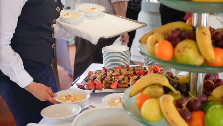 From the Heart of Alsace to Summits in the Swiss Alps (port-to-port cruise) – Desserts Plat Restaurant Buffet Ms Camargue Rhone Croisieurope