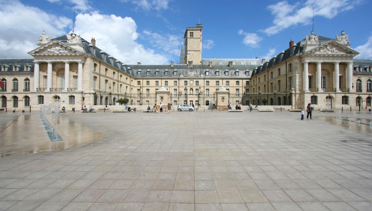 Fine Food and Wines on a Cruise through the Burgundy Region (port-to-port cruise) – Dijon 123rf 123 Rf