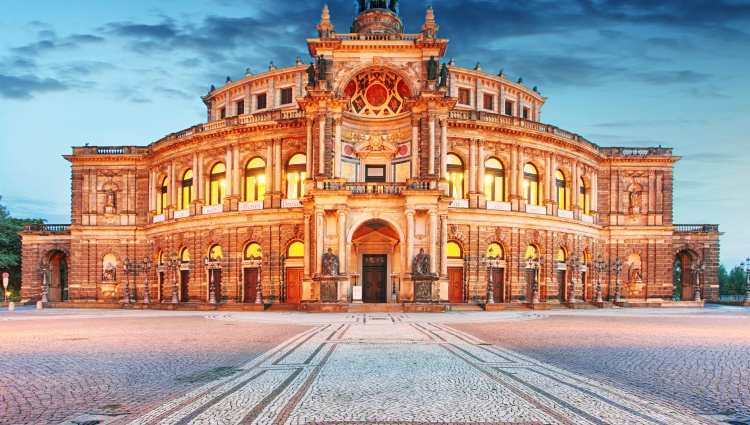 From Prague to Berlin: Cruise on the Vltava and Elbe Rivers (port-to-port cruise) – Dresde Opera Tomas1111 Tomas1111