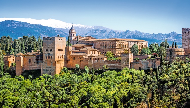 Discover Andalusia in Seville, Follow the Footsteps of Columbus in Huelva, and Fall Under the Spell of Cádiz (port-to-port cruise) – Espagne Guadalquivir Grenade In Green Shutterstock