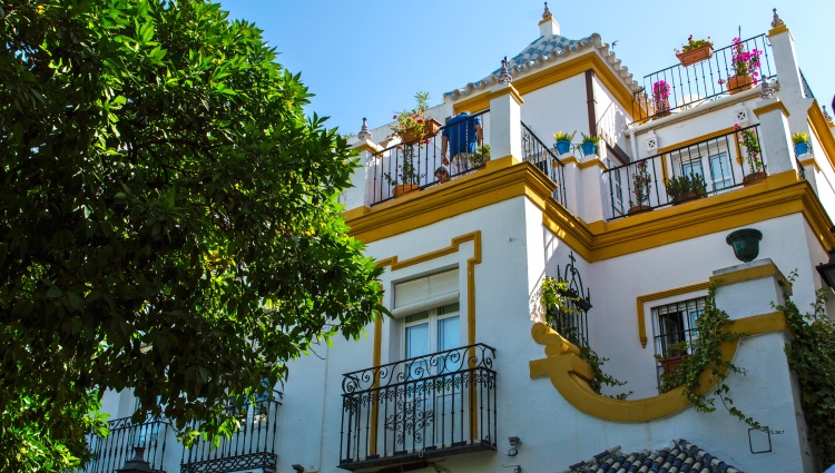 Enchanting Andalusia – Seville Fair Festivities: Tradition, gastronomy and flamenco (port-to-port cruise) – Espagne Mer Mediterranee Seville Ruelle Croisieurope