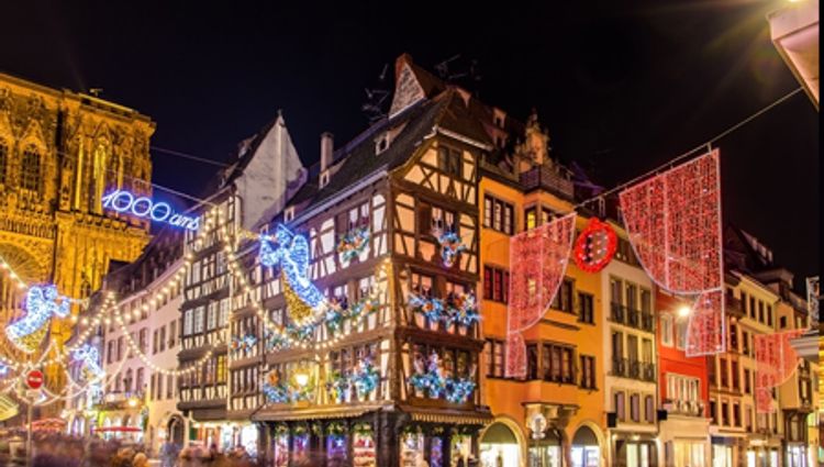 Christmas markets in Alsace (port-to-port) – France Canal Noel Rhin Strasbourg Croisieurope Vignette Pmn P2pp Shutterstock