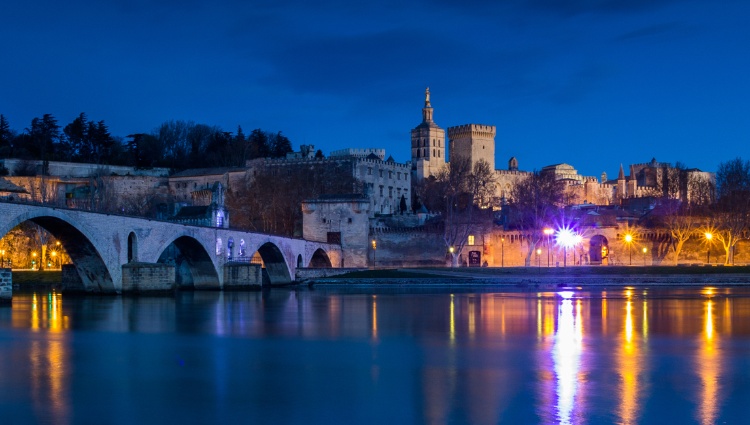 Santons and Christmas traditions along the canals of Provence Following the footsteps of fortresses and authentic villages – France Canal Rhone Noel Croisieurope Slider Fan Shutterstock