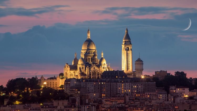 Prestigious Christmas Eve in Paris & The Canal Saint-Martin (port to port) – France Paris Seine Montmartre Production Perig Adobestock 120575962 Production Perig