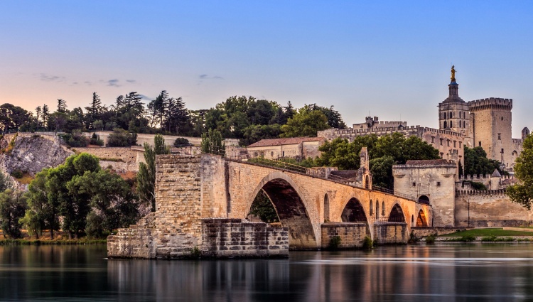 Santons and Christmas traditions along the canals of Provence In the footsteps of fortresses and authentic villages – France Rhone Avignon Week End Fete Croisieurope Slider Awt Lat Shutterstock