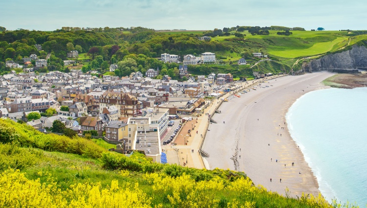 The Must-see Sights of the Seine Valley (port-to-port cruise) – France Seine Etretat Croisieurope Slider Sen Shutterstock