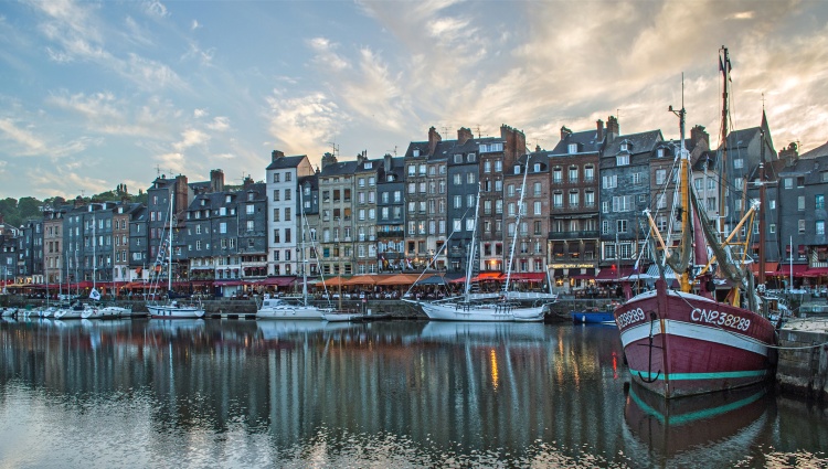 Impressionist Reflections Along the Seine (port-to-port cruise) – France Seine Honfleur02 Croisieurope