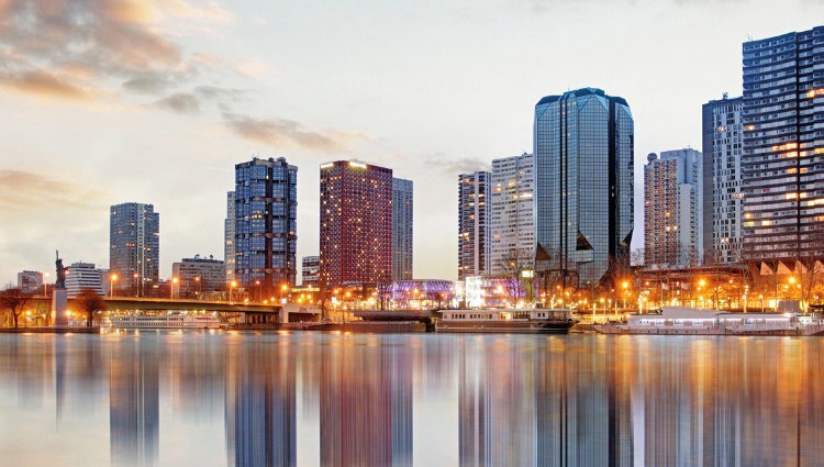 Short Break in Paris (port-to-port cruise) – France Seine Paris Croisieurope Slider Pab Shutterstock