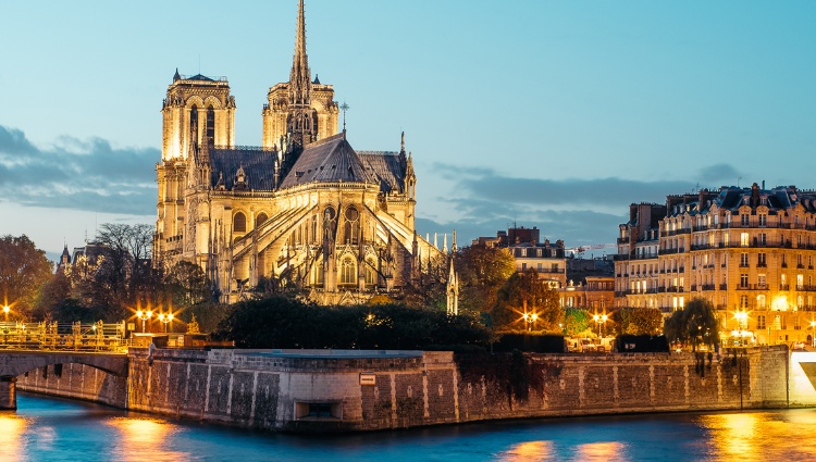 Parisian New Year on the Seine (port-to-port cruise) – France Seine Paris Musique Croisieurope Slider Mse Shutterstock