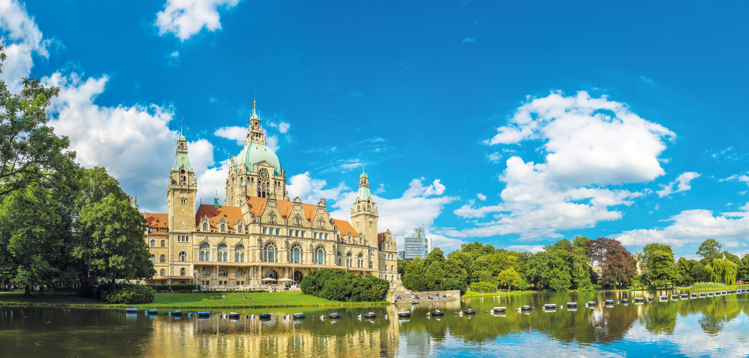 From Hanover to Cologne, a Cruise Combining Deep Tradition and Industrial Innovation (port-to-port cruise)