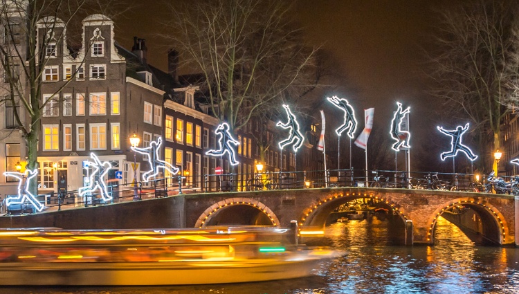 Christmas on the romantic Rhine, the enchantment of the Lorelei Rock (port-to-port cruise) – Holande Rhin Amsterdam Croisieurope Slider Nol Shutterstock