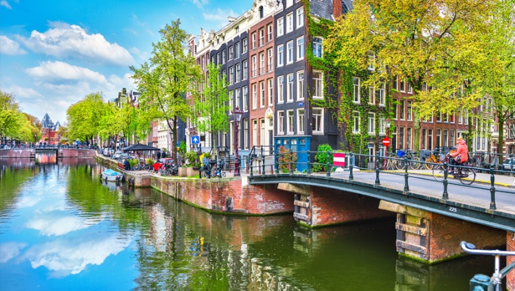 From Basel to Amsterdam : The Treasures of the Celebrated Rhine River (port-to-port cruise) – Hollande Amsterdam Ada Avripp Hp Bo 0219 Es Yasonya