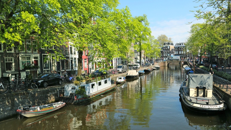 Cruise along the Rhine from Strasbourg to Antwerp (port-to-port cruise) – Hollande Rhin Amsterdam Canaux01 Croisieurope