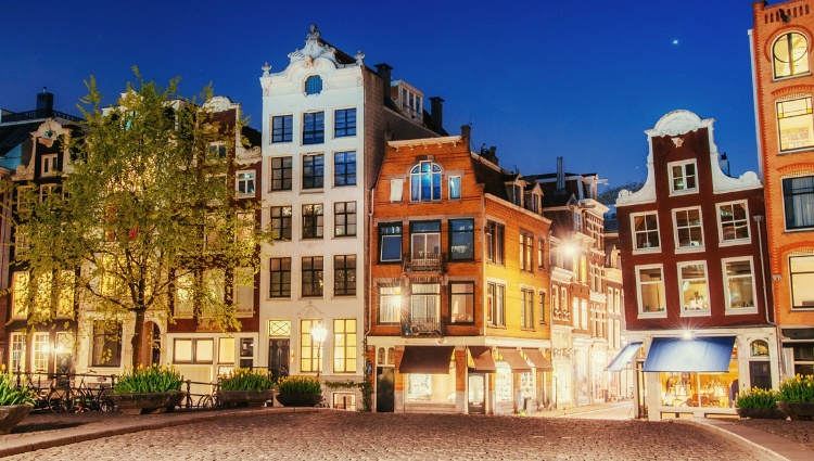 Through authentic Holland (port-to-port cruise) – Hollande Rhin Amsterdam Croisieurope Slider Awa Shutterstock