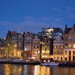 Cruise across Europe from Budapest to Amsterdam (port-to-port cruise) – Hollande Rhin Amsterdam Nuit Navigation01 Croisieurope