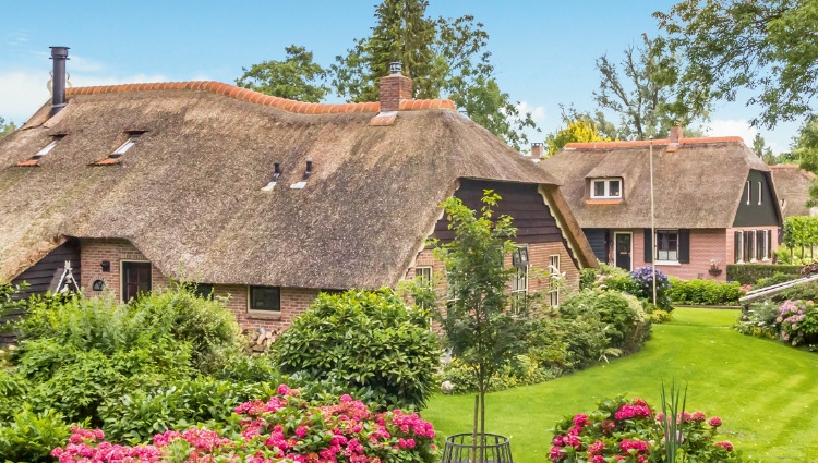 Cruise on the IJsselmeer, one of Holland’s treasures (port-to-port cruise) – Hollande Rhin Giethoorn Croisieurope Slider Aij Shutterstock