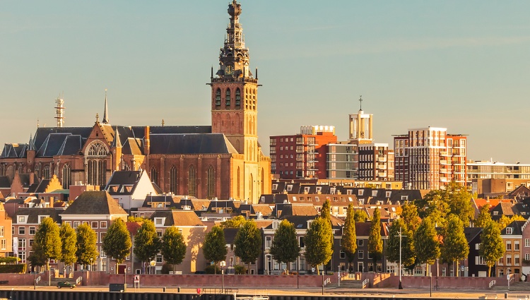 Holland and the romantic Rhine valley (port-to-port cruise) – Hollande Rhin Nimegue Croisieurope Slider Ast Shutterstock