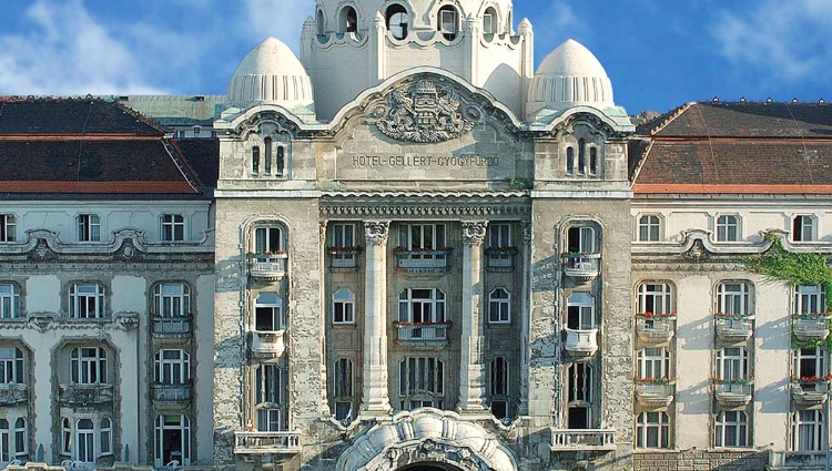 The Beautiful Blue Danube: A Blaze of Styles (port-to-port cruise) – Hongrie Danube Budapest Bains Gellert Exterieur01 Bains Gellert